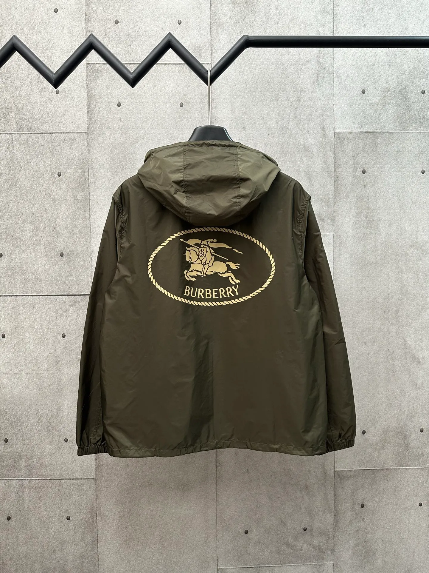 burberry ： 100% 。 。 ， ， 。 ，Breathable ， 。 ： ： ， ， 。 ， 。 。 ， ， 。 ： SIZE: S M L XL